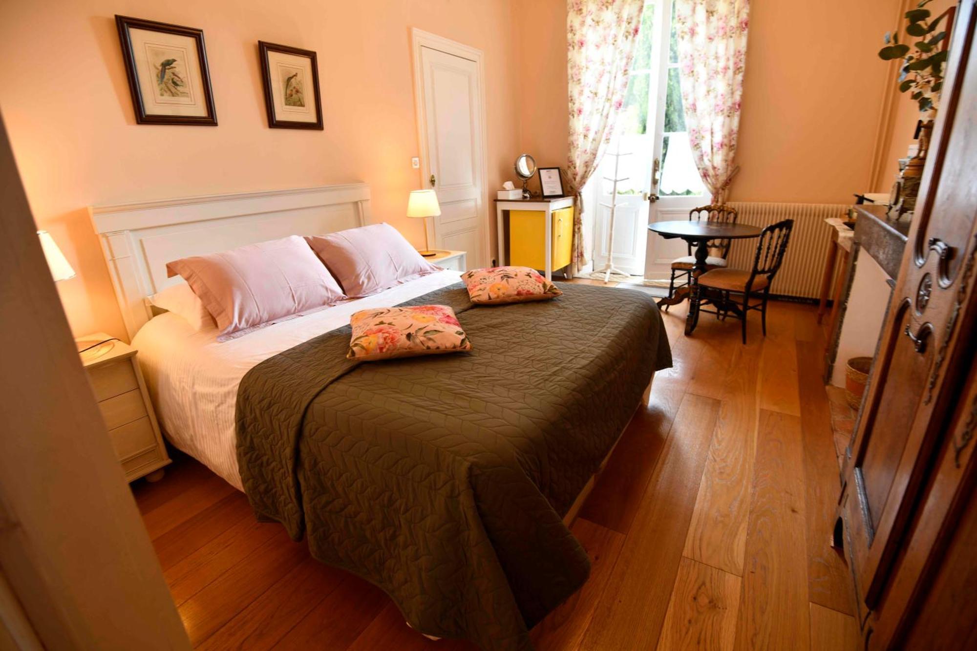 Domaine De Plisseau Hotel Le Rigalet Room photo